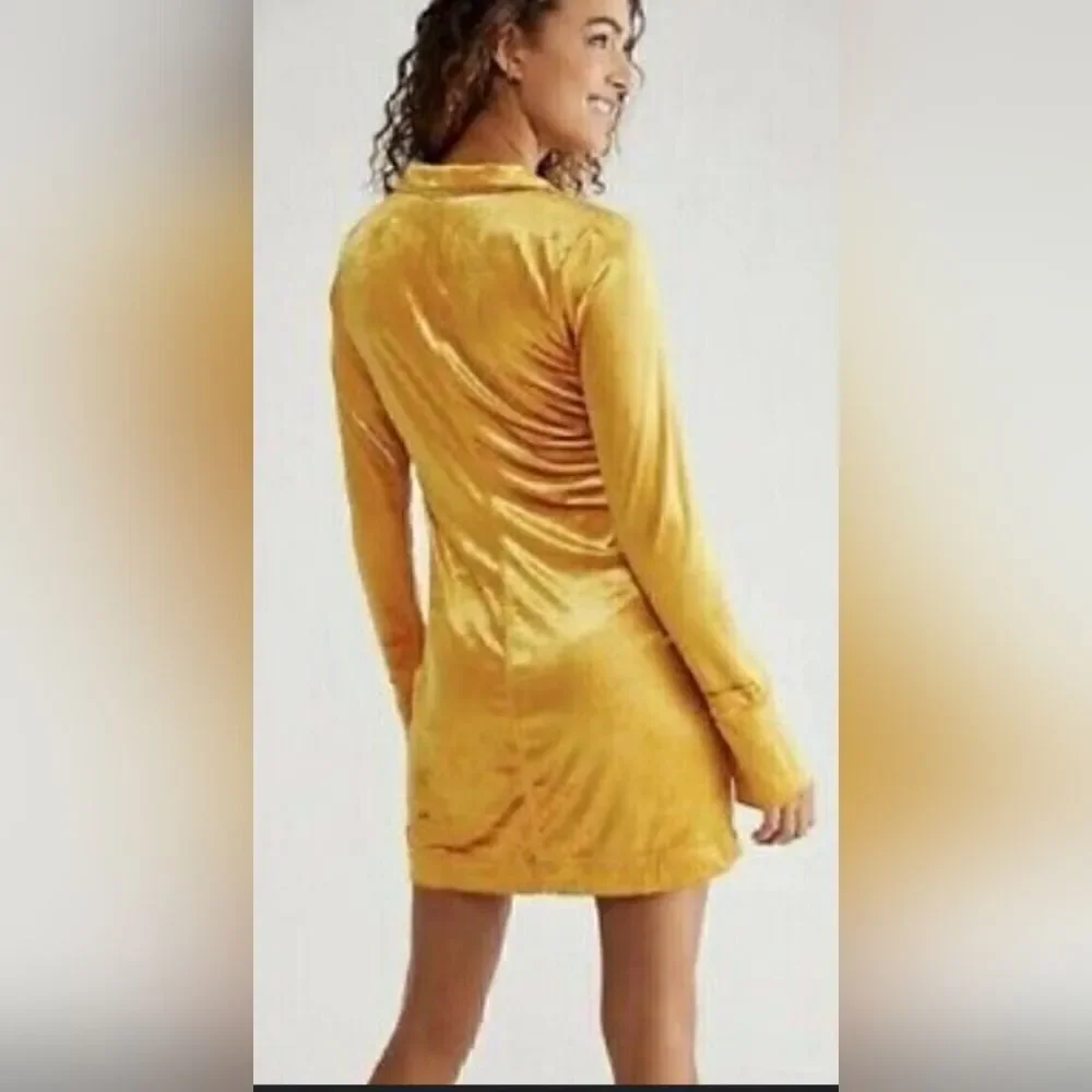 NWOT Free people Shayla Velvet Mini size M yellow